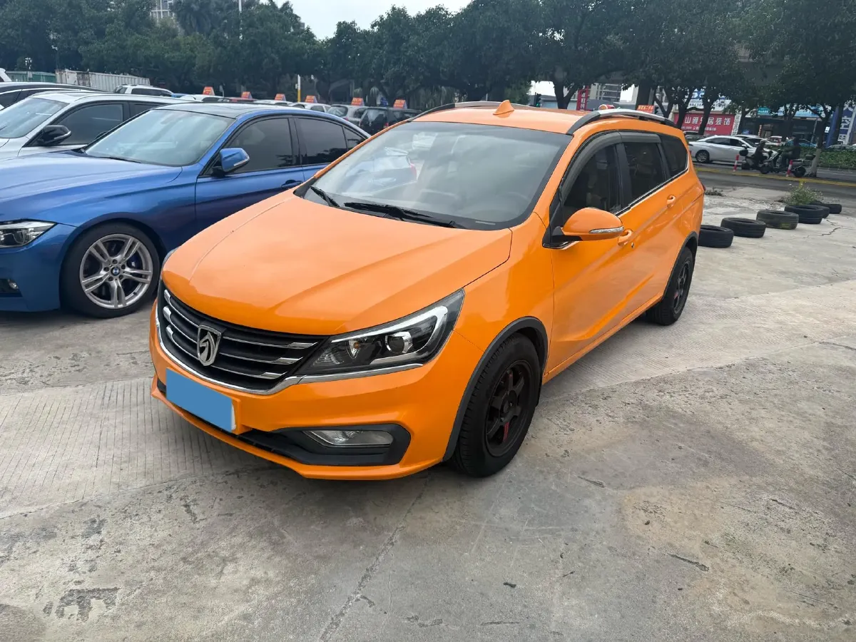 2017 BaoJun 310W 1.5L 112HP L4 6MT,autocango,china used car exporter,china ev exporter,chinese used car exporter,chinese used ev exporter