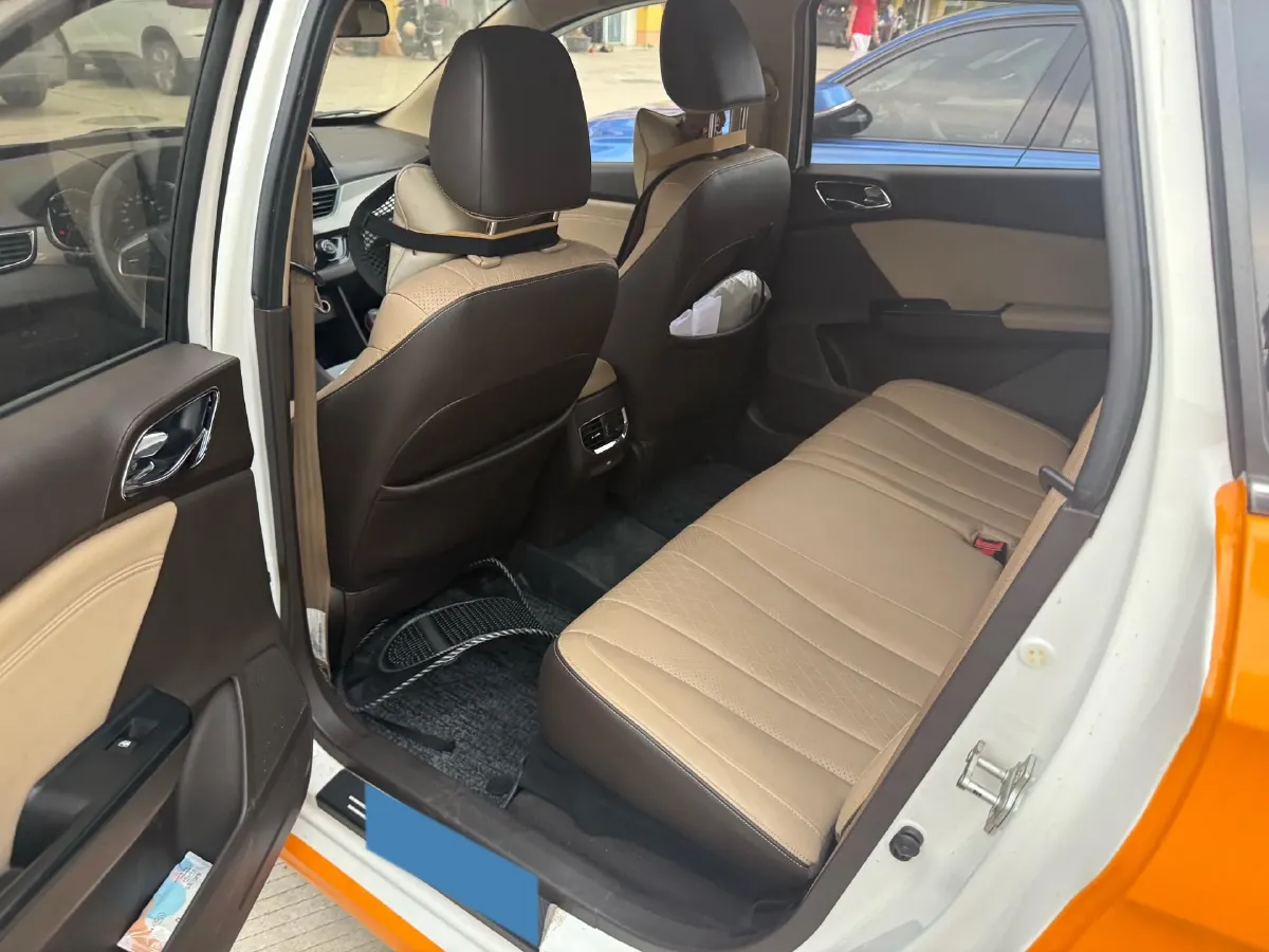 2017 BaoJun 310W 1.5L 112HP L4 6MT,autocango,china used car exporter,china ev exporter,chinese used car exporter,chinese used ev exporter