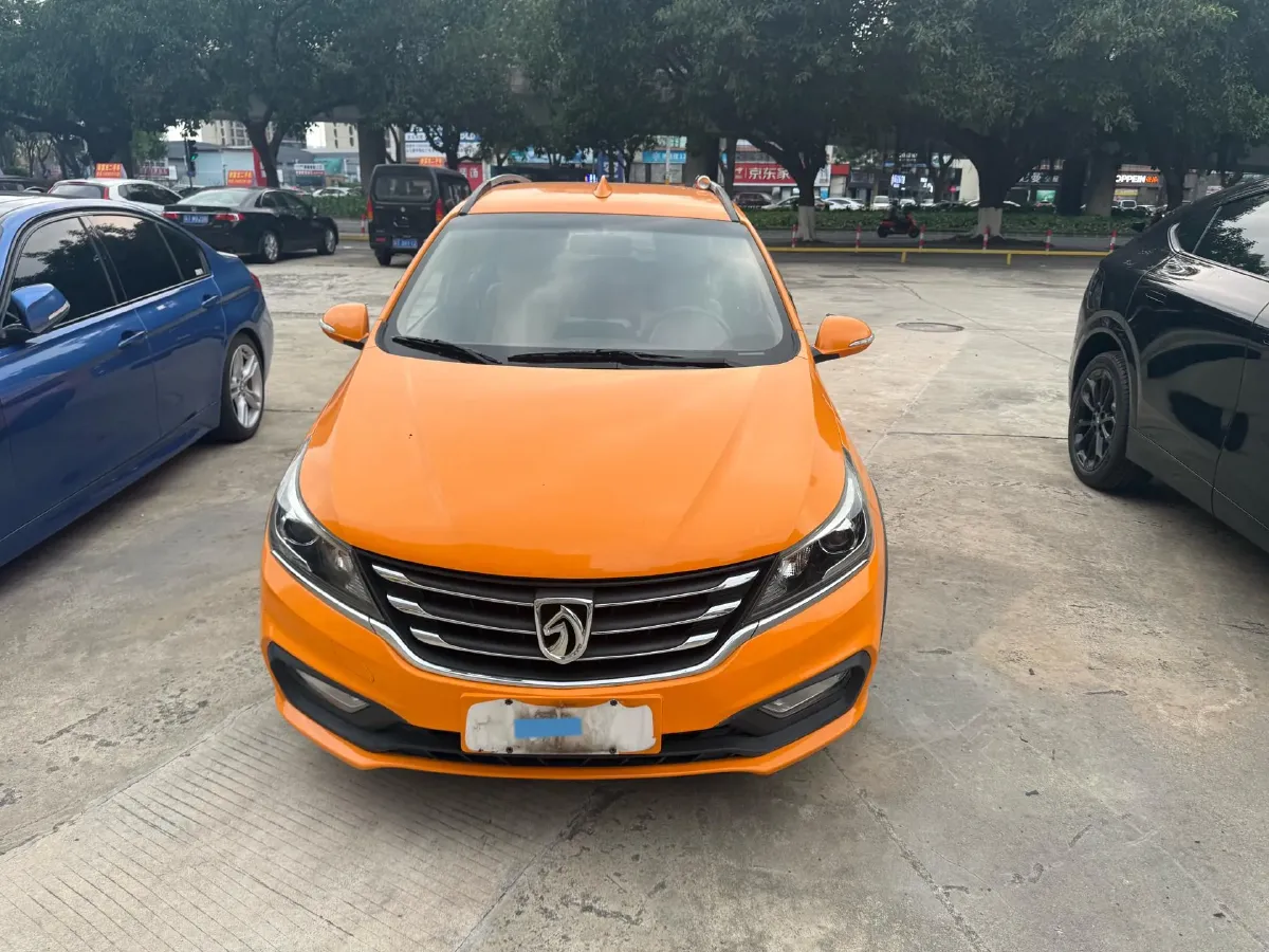 2017 BaoJun 310W 1.5L 112HP L4 6MT,autocango,china used car exporter,china ev exporter,chinese used car exporter,chinese used ev exporter
