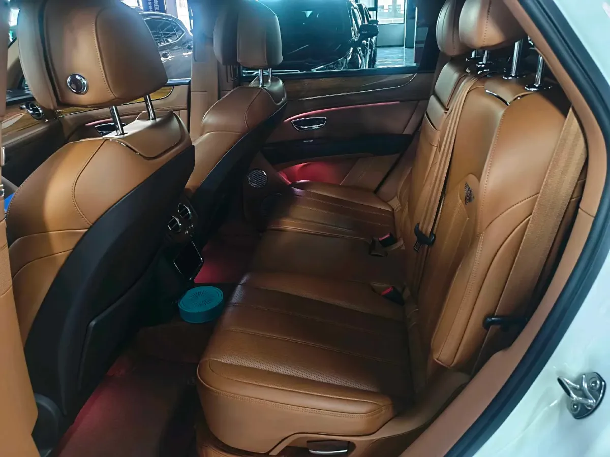 2021 Bentley Bentayga 3.0T 340HP V6 8AT PHEV 17.3KWH,autocango,china used car exporter,china ev exporter,chinese used car exporter,chinese used ev exporter