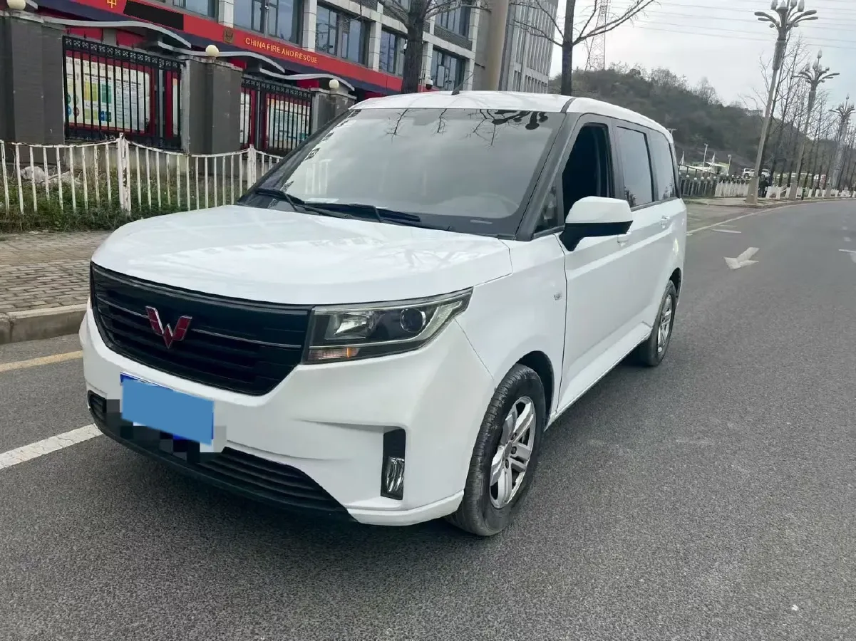 2019 WuLing HongGuang Plus 1.5T 147HP L4 6MT,autocango,china used car exporter,china ev exporter,chinese used car exporter,chinese used ev exporter