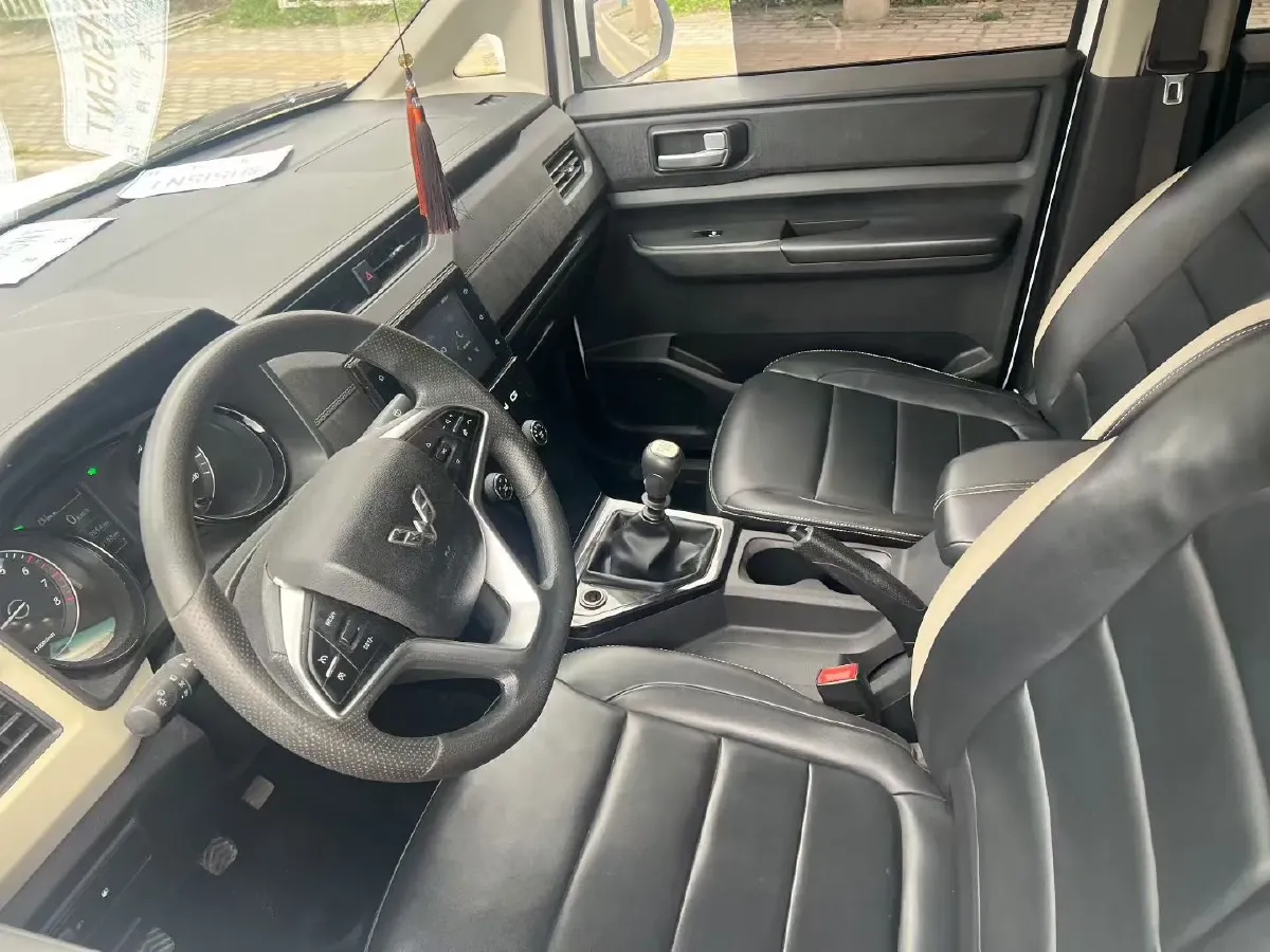 2019 WuLing HongGuang Plus 1.5T 147HP L4 6MT,autocango,china used car exporter,china ev exporter,chinese used car exporter,chinese used ev exporter