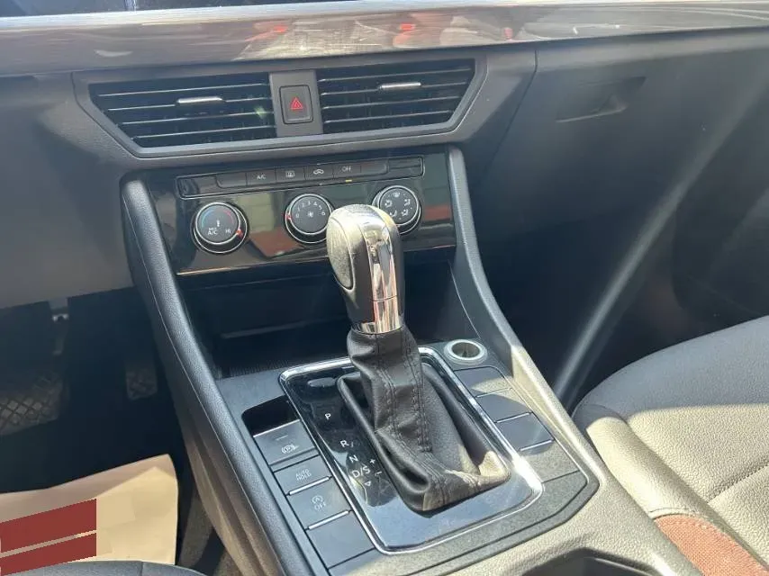 2019 Bestune T77 1.2T 143HP L4 7DCT,autocango,china used car exporter,china ev exporter,chinese used car exporter,chinese used ev exporter