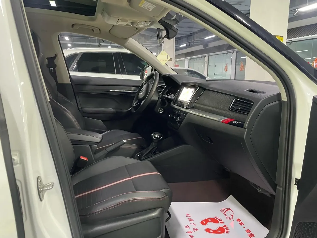 2020 Skoda Karoq 1.4T 150HP L4 7DCT,autocango,china used car exporter,china ev exporter,chinese used car exporter,chinese used ev exporter