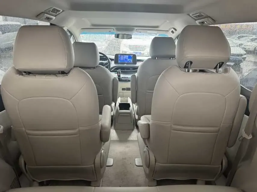 2022 Buick GL8 2.0T 237HP L4 9AT,autocango,china used car exporter,china ev exporter,chinese used car exporter,chinese used ev exporter