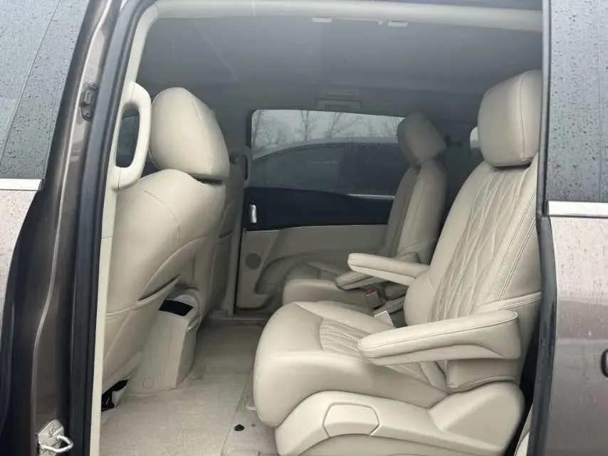 2022 Buick GL8 2.0T 237HP L4 9AT,autocango,china used car exporter,china ev exporter,chinese used car exporter,chinese used ev exporter