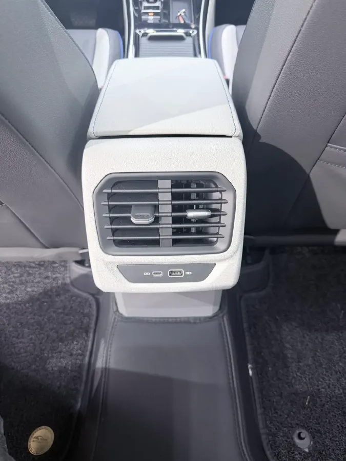 2022 Skoda Superb 2.0T 186HP L4 7DCT,autocango,china used car exporter,china ev exporter,chinese used car exporter,chinese used ev exporter