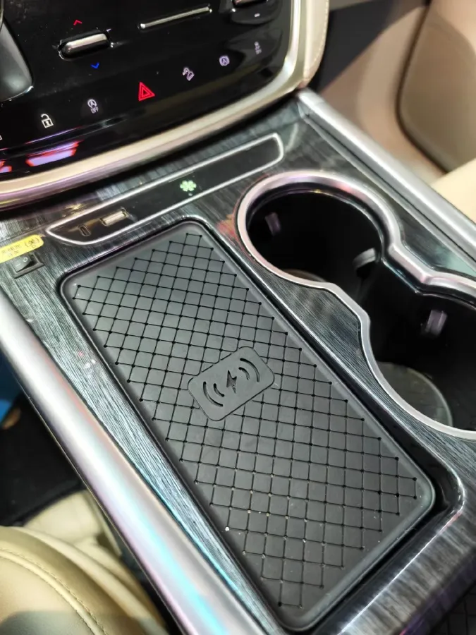 2023 Buick GL8 2.0T 237HP L4 9AT,autocango,china used car exporter,china ev exporter,chinese used car exporter,chinese used ev exporter