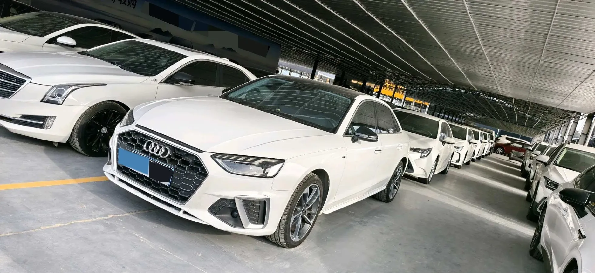 2022 Audi A4L 2.0T 190HP L4 7DCT,autocango,china used car exporter,china ev exporter,chinese used car exporter,chinese used ev exporter