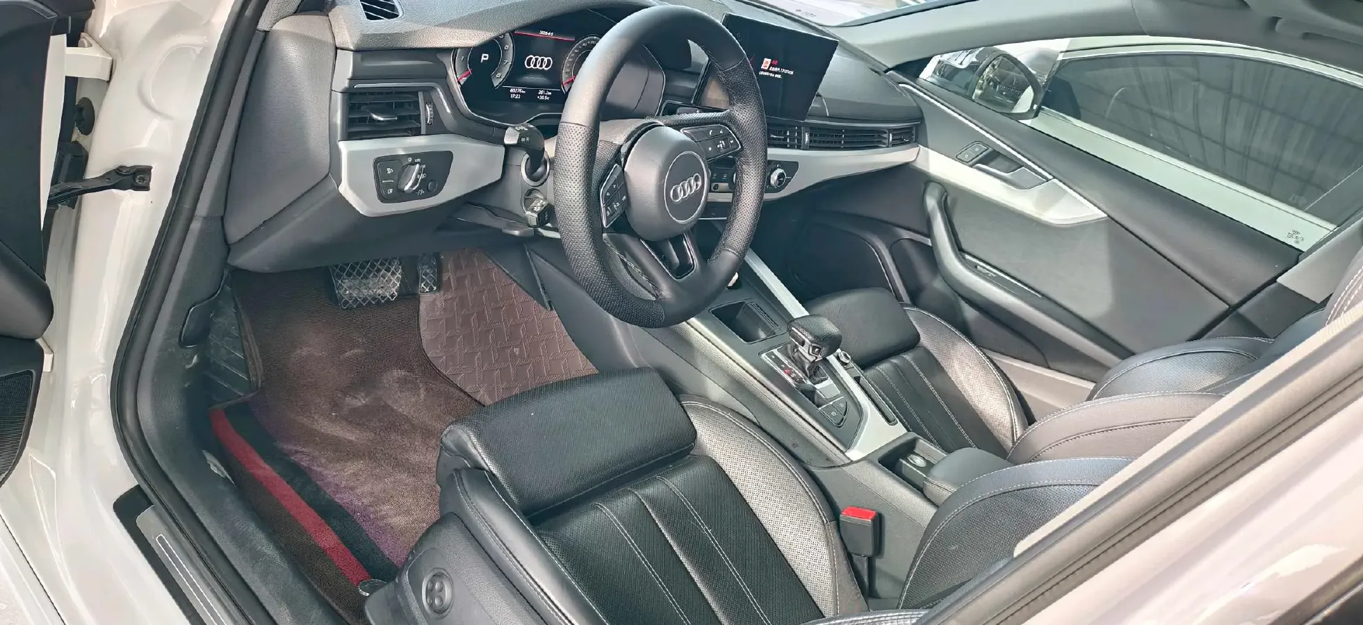 2022 Audi A4L 2.0T 190HP L4 7DCT,autocango,china used car exporter,china ev exporter,chinese used car exporter,chinese used ev exporter