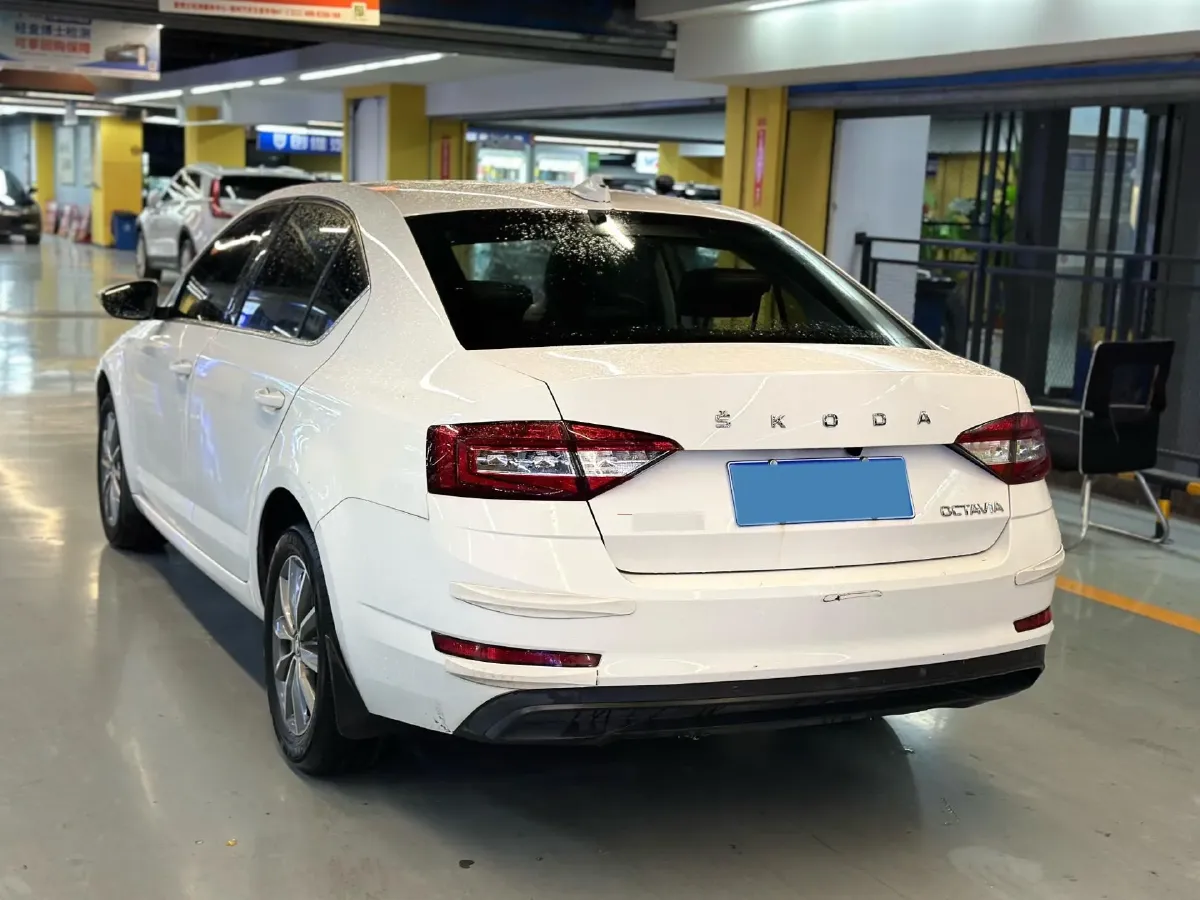 2022 Skoda Octavia 1.5L 113HP L4 6AT,autocango,china used car exporter,china ev exporter,chinese used car exporter,chinese used ev exporter