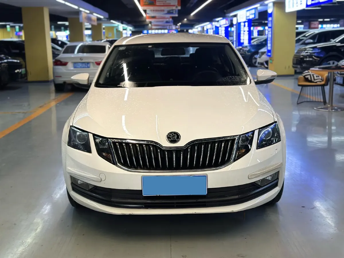 2022 Skoda Octavia 1.5L 113HP L4 6AT,autocango,china used car exporter,china ev exporter,chinese used car exporter,chinese used ev exporter