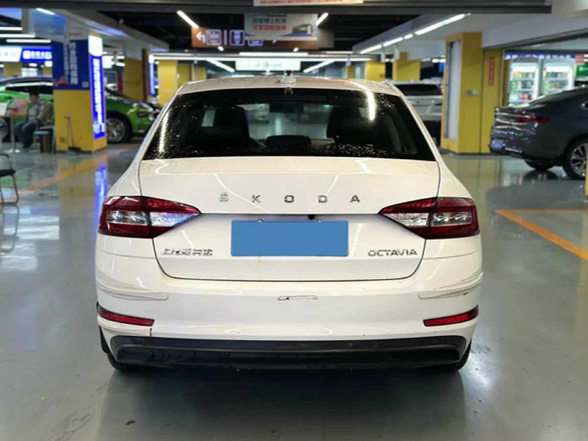 2022 Skoda Octavia 1.5L 113HP L4 6AT,autocango,china used car exporter,china ev exporter,chinese used car exporter,chinese used ev exporter