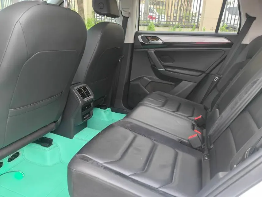 2019 Jeep Cherokee 2.0T 234HP L4 9AT,autocango,china used car exporter,china ev exporter,chinese used car exporter,chinese used ev exporter