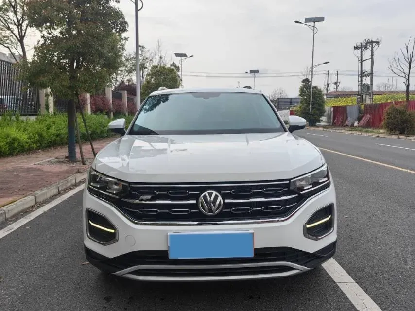 2019 Jeep Cherokee 2.0T 234HP L4 9AT,autocango,china used car exporter,china ev exporter,chinese used car exporter,chinese used ev exporter