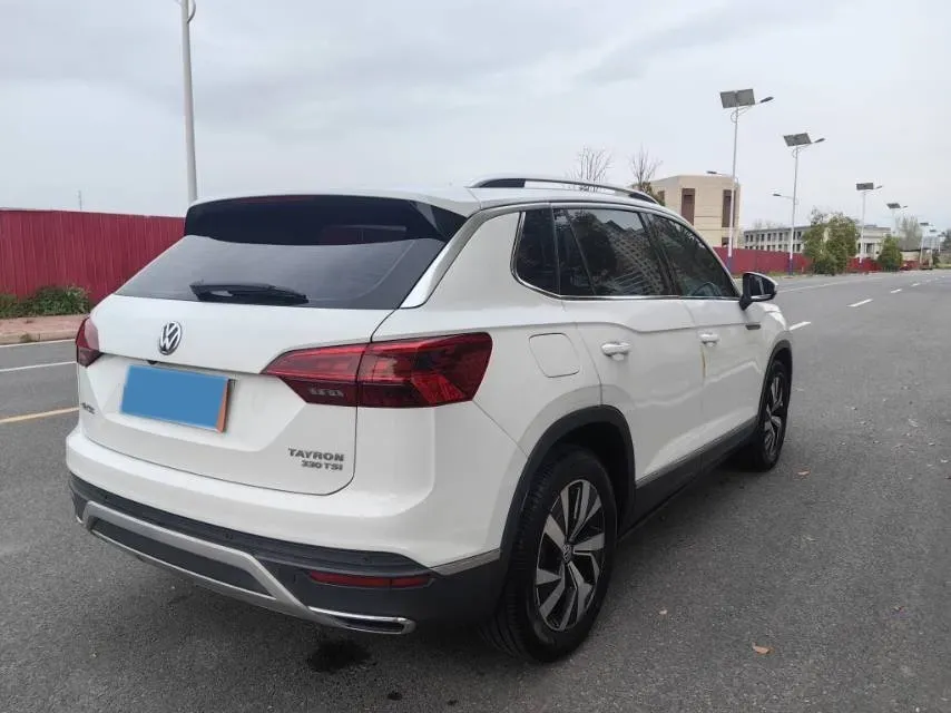 2019 Jeep Cherokee 2.0T 234HP L4 9AT,autocango,china used car exporter,china ev exporter,chinese used car exporter,chinese used ev exporter