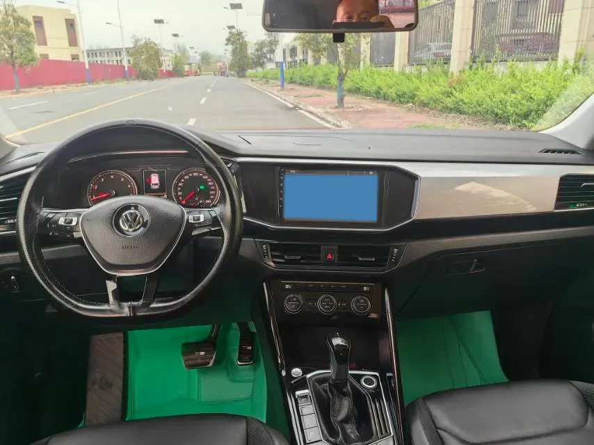 2019 Jeep Cherokee 2.0T 234HP L4 9AT,autocango,china used car exporter,china ev exporter,chinese used car exporter,chinese used ev exporter