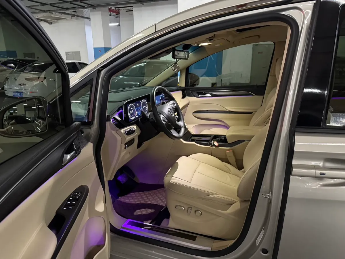 2022 Buick GL8 2.0T 237HP L4 9AT,autocango,china used car exporter,china ev exporter,chinese used car exporter,chinese used ev exporter