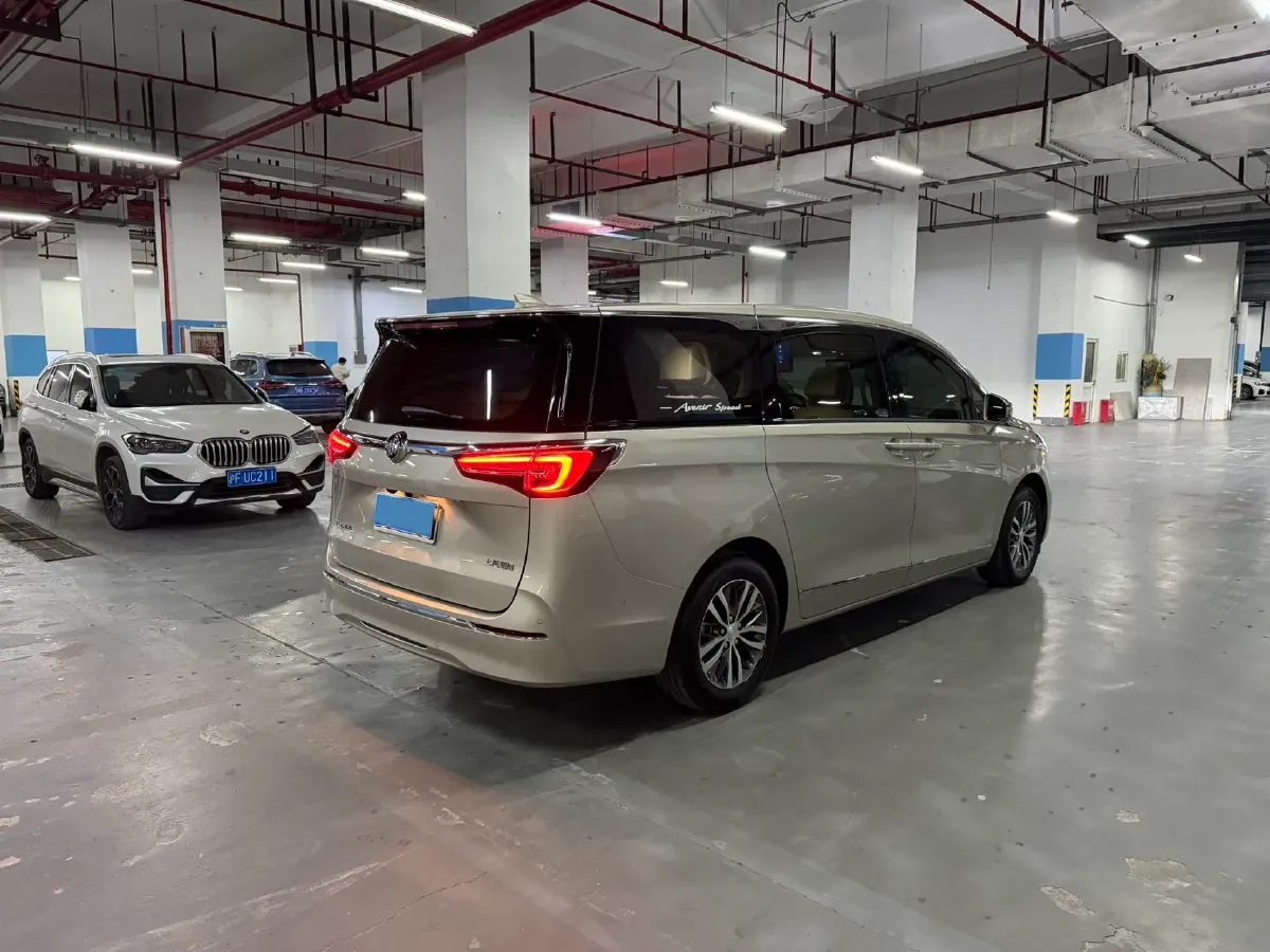 2022 Buick GL8 2.0T 237HP L4 9AT,autocango,china used car exporter,china ev exporter,chinese used car exporter,chinese used ev exporter