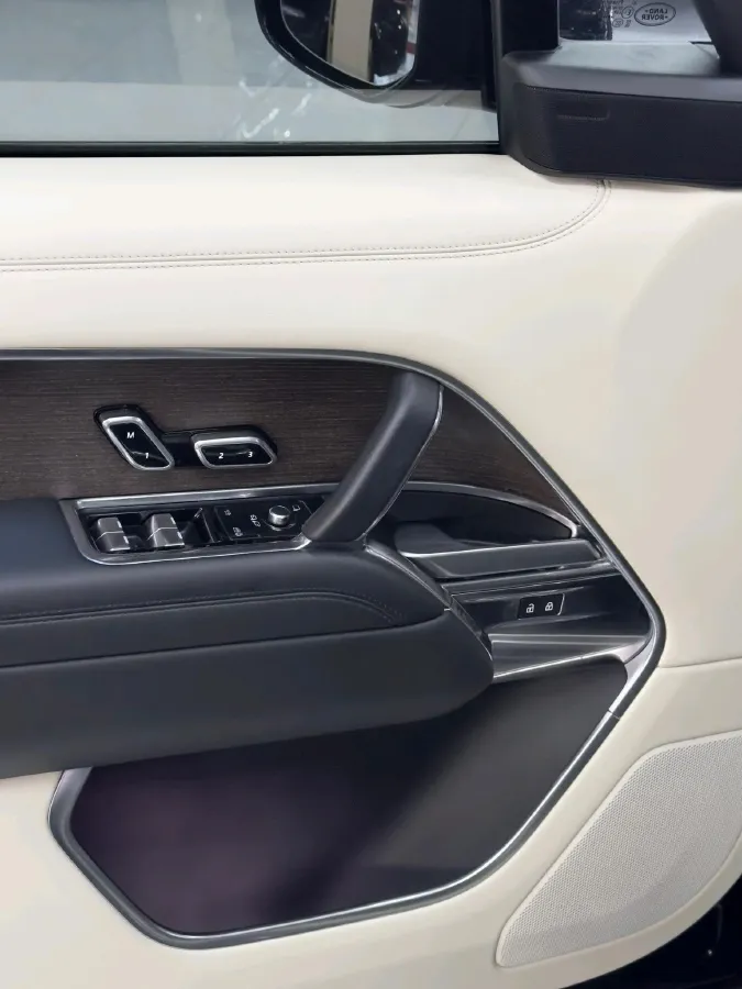 2023 Land Rover Range Rover 3.0T 400HP L6 8AT,autocango,china used car exporter,china ev exporter,chinese used car exporter,chinese used ev exporter