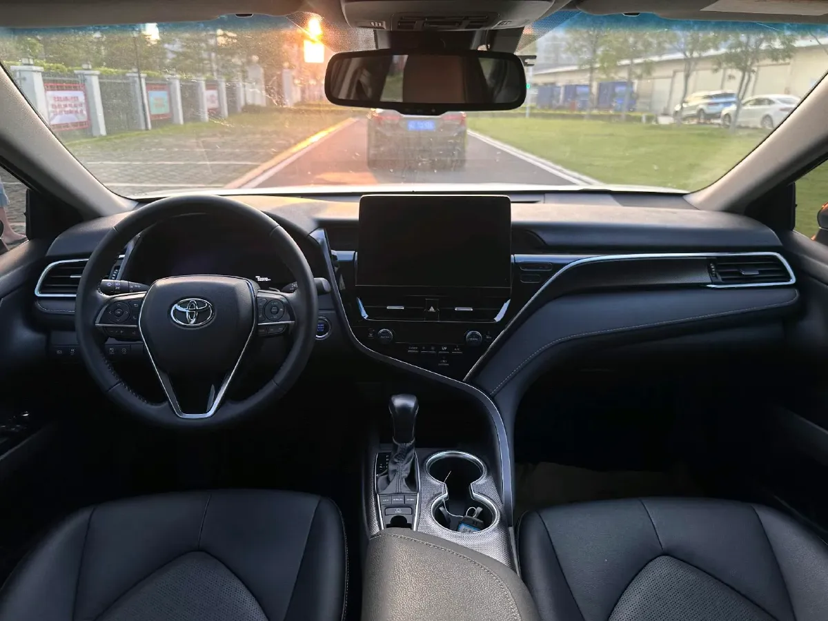 2021 Toyota Camry 2.5L 209HP L4 8AT,autocango,china used car exporter,china ev exporter,chinese used car exporter,chinese used ev exporter