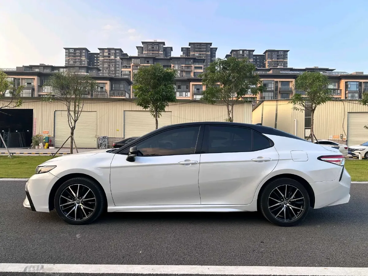 2021 Toyota Camry 2.5L 209HP L4 8AT,autocango,china used car exporter,china ev exporter,chinese used car exporter,chinese used ev exporter
