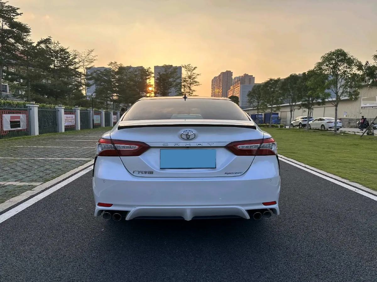 2021 Toyota Camry 2.5L 209HP L4 8AT,autocango,china used car exporter,china ev exporter,chinese used car exporter,chinese used ev exporter