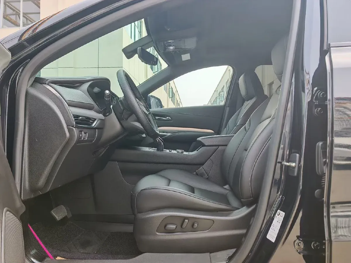 2020 Cadillac XT4 2.0T 241HP L4 9AT,autocango,china used car exporter,china ev exporter,chinese used car exporter,chinese used ev exporter