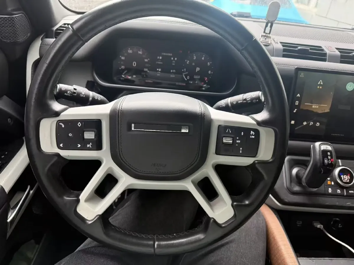 2023 Land Rover Defender 3.0T 400HP L6 8AT,autocango,china used car exporter,china ev exporter,chinese used car exporter,chinese used ev exporter