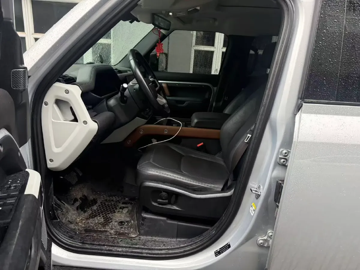 2023 Land Rover Defender 3.0T 400HP L6 8AT,autocango,china used car exporter,china ev exporter,chinese used car exporter,chinese used ev exporter