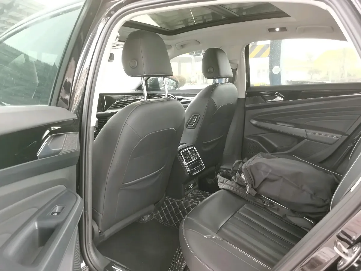 2023 Volkswagen Passat 2.0T 186HP L4 7DCT,autocango,china used car exporter,china ev exporter,chinese used car exporter,chinese used ev exporter