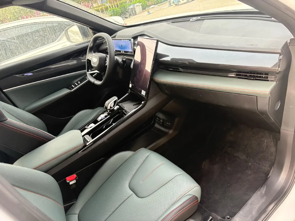 2024 Geely Azkarra 1.5T 181HP L4 7DCT,autocango,china used car exporter,china ev exporter,chinese used car exporter,chinese used ev exporter