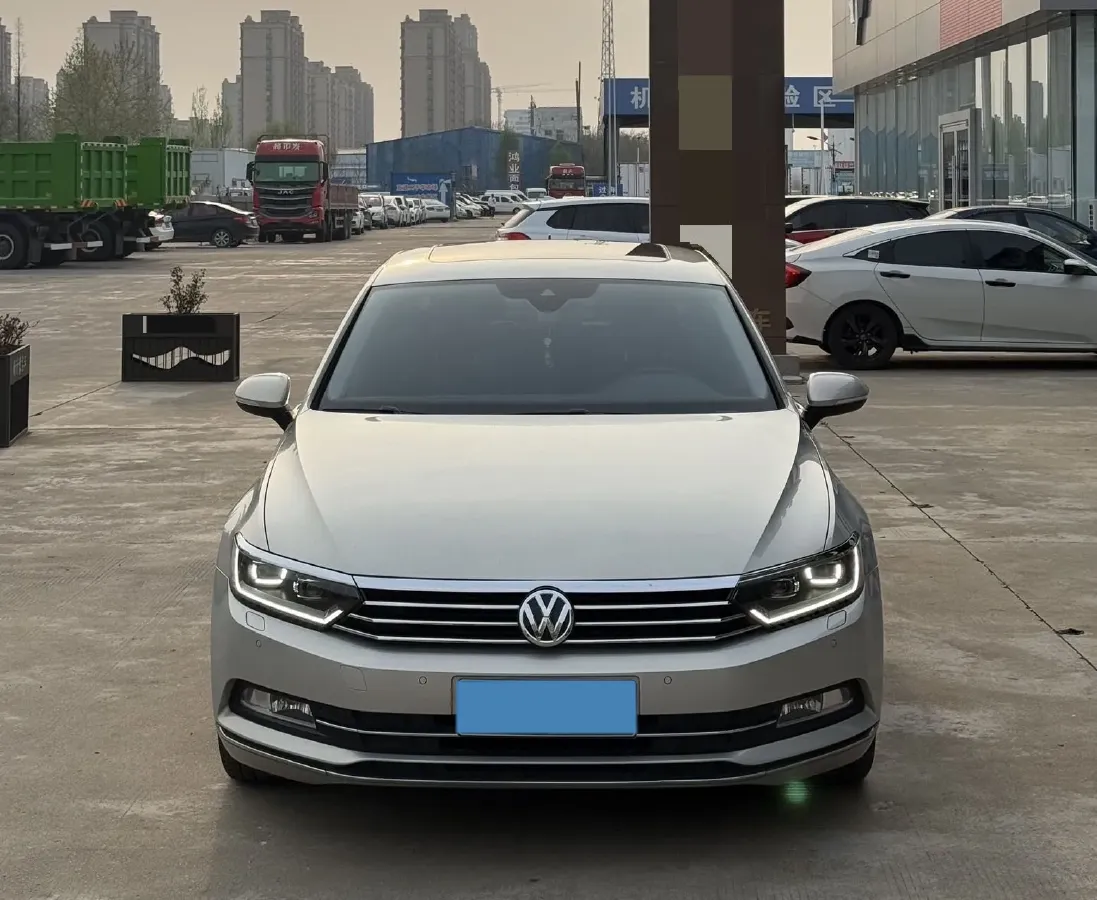 2018 Volkswagen Magotan 1.8T 180HP L4 7DCT,autocango,china used car exporter,china ev exporter,chinese used car exporter,chinese used ev exporter