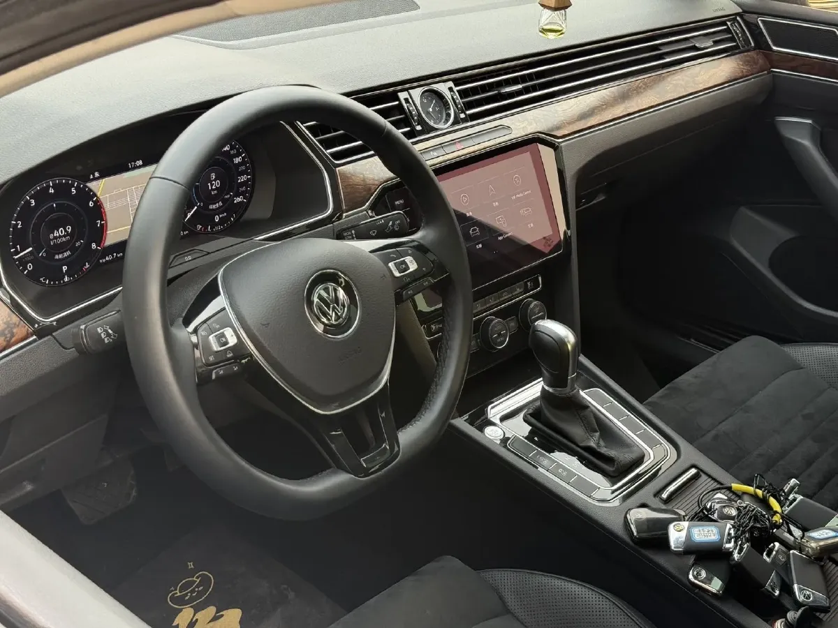 2018 Volkswagen Magotan 1.8T 180HP L4 7DCT,autocango,china used car exporter,china ev exporter,chinese used car exporter,chinese used ev exporter