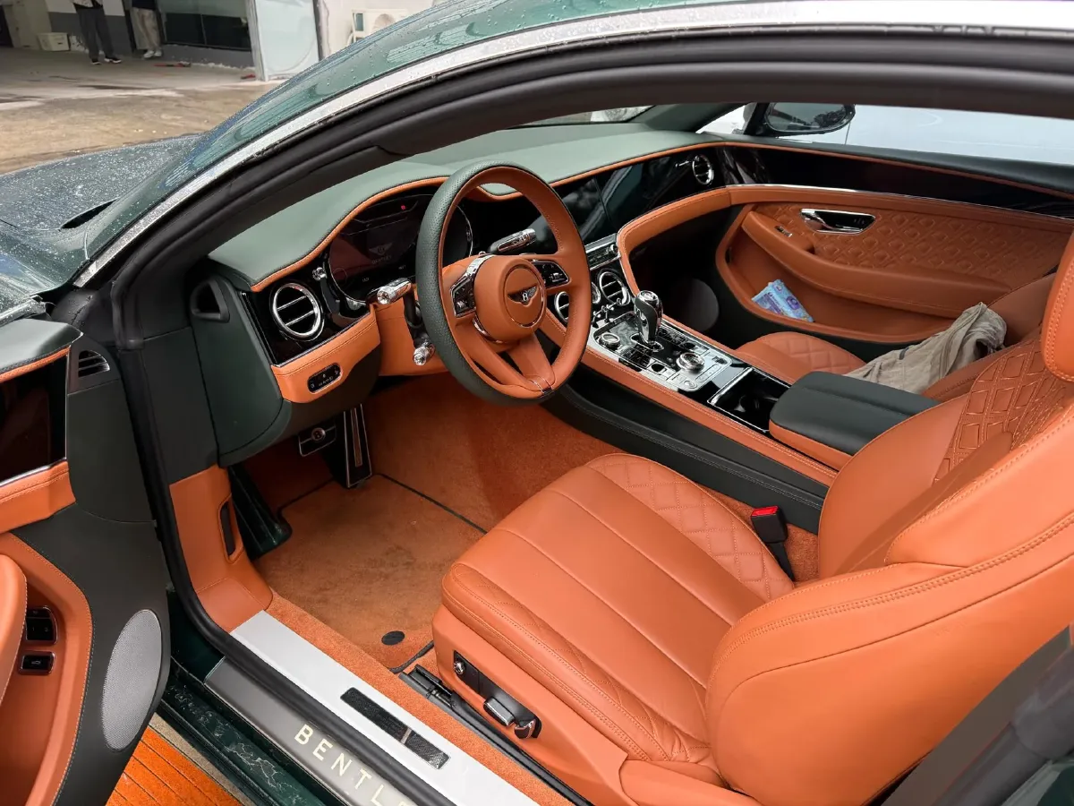 2020 Bentley Continental 4.0T 549HP V8 8DCT,autocango,china used car exporter,china ev exporter,chinese used car exporter,chinese used ev exporter