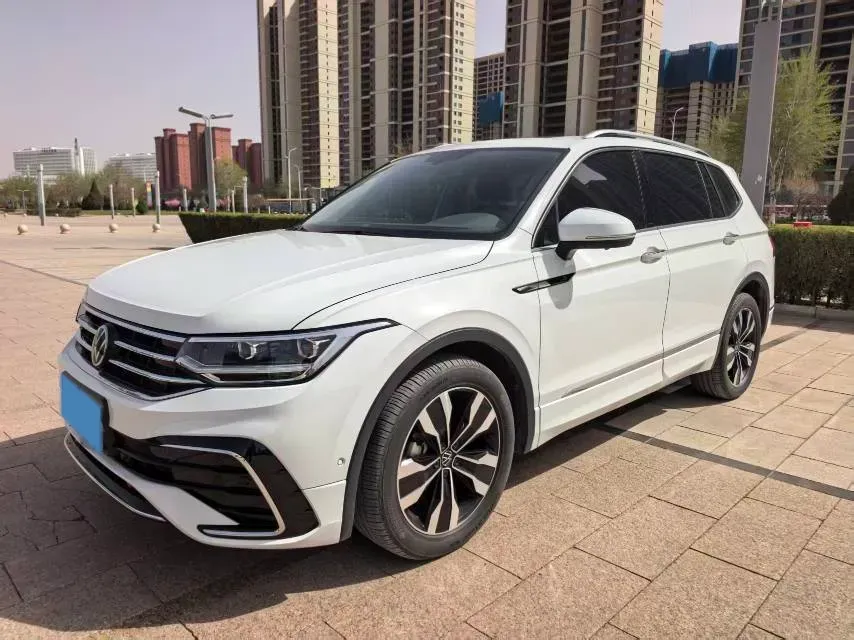 2024 Volkswagen Tiguan L 2.0T 186HP L4 7DCT,autocango,china used car exporter,china ev exporter,chinese used car exporter,chinese used ev exporter