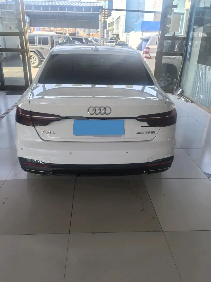 2024 Audi A4L 2.0T 190HP L4 7DCT,autocango,china used car exporter,china ev exporter,chinese used car exporter,chinese used ev exporter