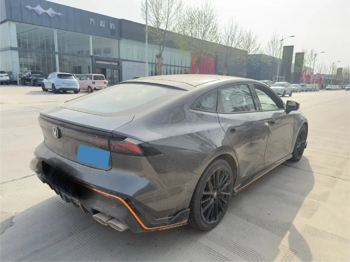 2023 ChangAn UNI-V 1.5T 188HP L4 7DCT,autocango,china used car exporter,china ev exporter,chinese used car exporter,chinese used ev exporter