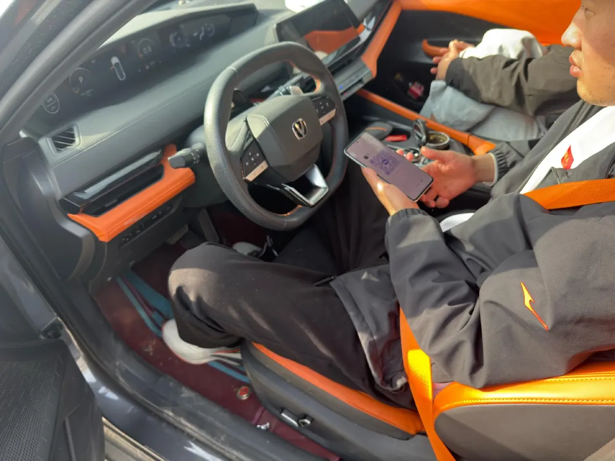 2023 ChangAn UNI-V 1.5T 188HP L4 7DCT,autocango,china used car exporter,china ev exporter,chinese used car exporter,chinese used ev exporter