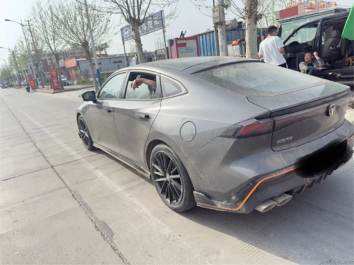 2023 ChangAn UNI-V 1.5T 188HP L4 7DCT,autocango,china used car exporter,china ev exporter,chinese used car exporter,chinese used ev exporter