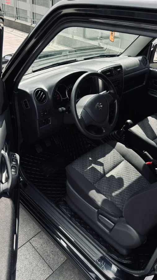 2015 Suzuki Jimny 1.3L 85HP L4 5MT,autocango,china used car exporter,china ev exporter,chinese used car exporter,chinese used ev exporter