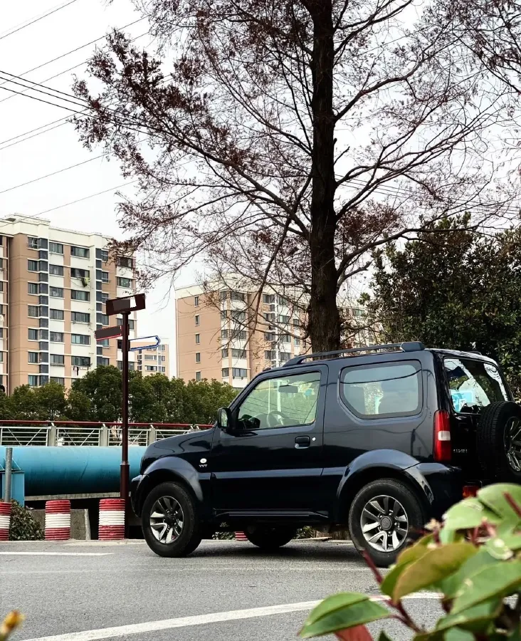 2015 Suzuki Jimny 1.3L 85HP L4 5MT,autocango,china used car exporter,china ev exporter,chinese used car exporter,chinese used ev exporter
