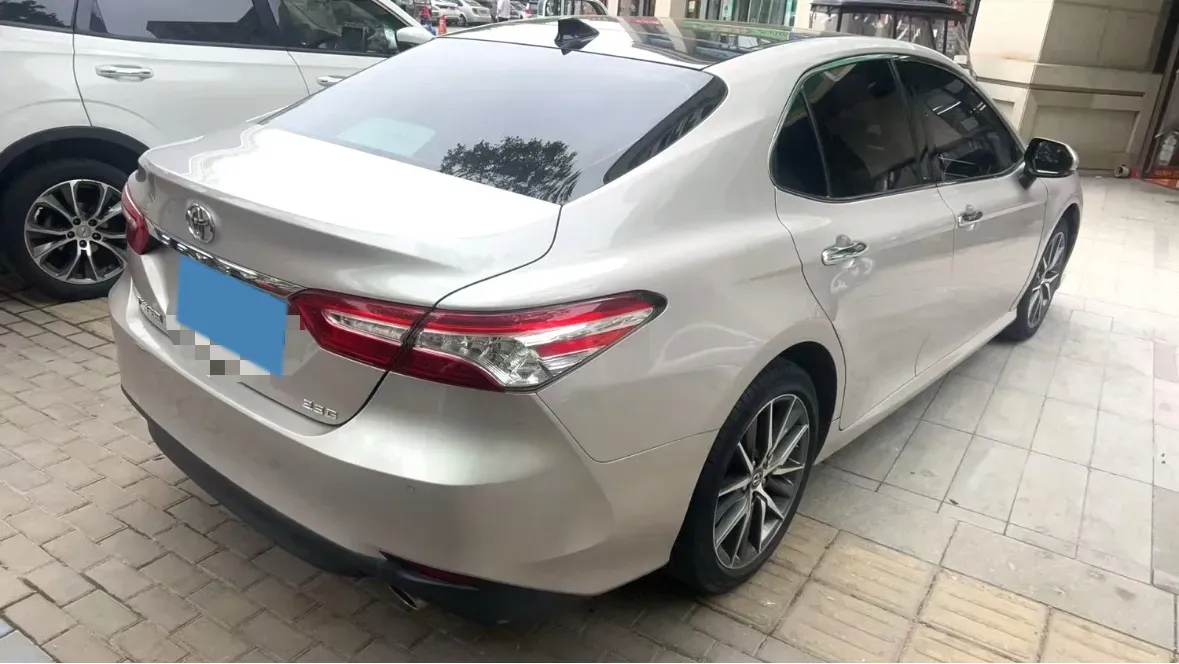 2021 Toyota Camry 2.5L 209HP L4 8AT,autocango,china used car exporter,china ev exporter,chinese used car exporter,chinese used ev exporter