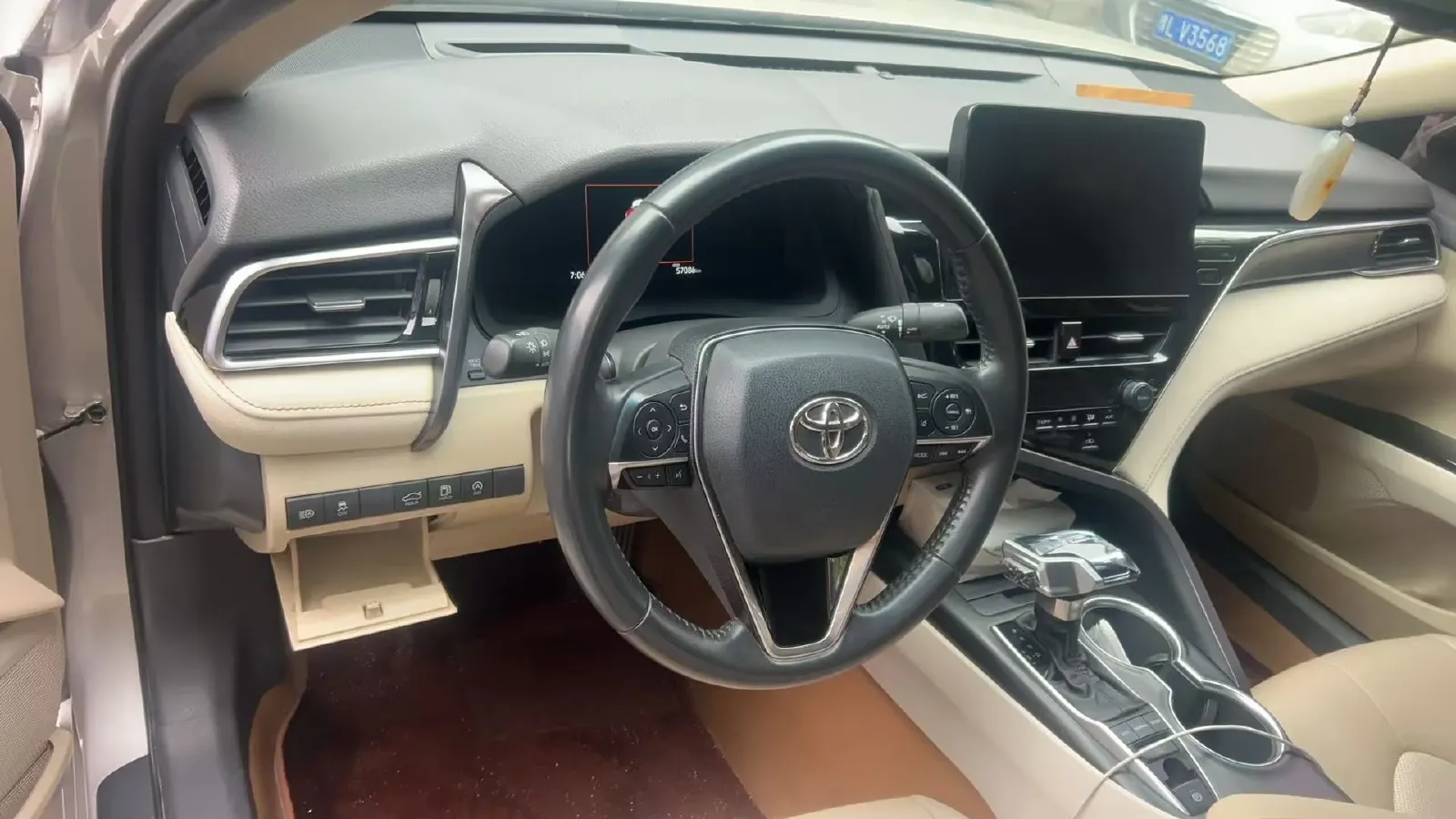 2021 Toyota Camry 2.5L 209HP L4 8AT,autocango,china used car exporter,china ev exporter,chinese used car exporter,chinese used ev exporter