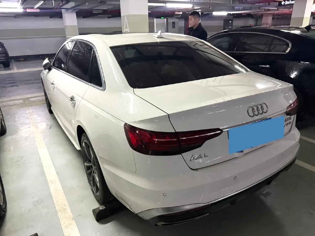 2020 Audi A4L 2.0T 190HP L4 7DCT,autocango,china used car exporter,china ev exporter,chinese used car exporter,chinese used ev exporter