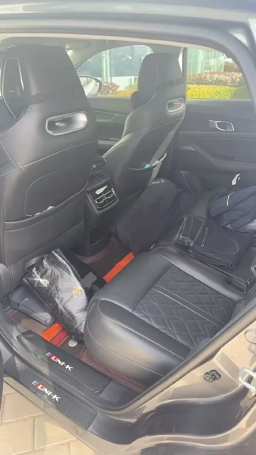 2021 ChangAn UNI-K 2.0T 233HP L4 8AT,autocango,china used car exporter,china ev exporter,chinese used car exporter,chinese used ev exporter