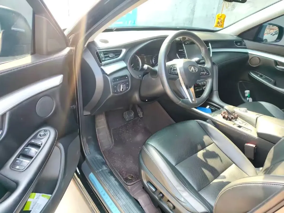 2018 Infiniti QX30 2.0T 211HP L4 7DCT,autocango,china used car exporter,china ev exporter,chinese used car exporter,chinese used ev exporter