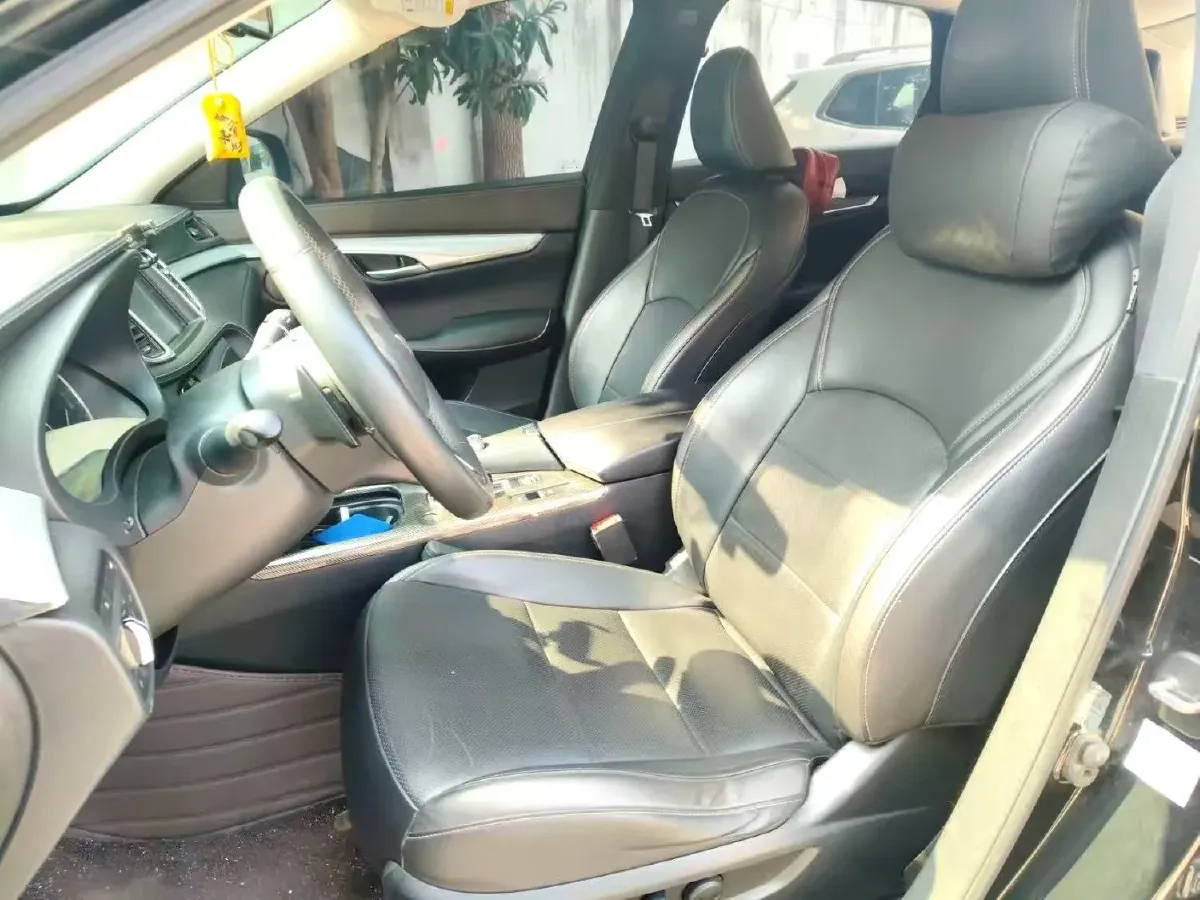 2018 Infiniti QX30 2.0T 211HP L4 7DCT,autocango,china used car exporter,china ev exporter,chinese used car exporter,chinese used ev exporter