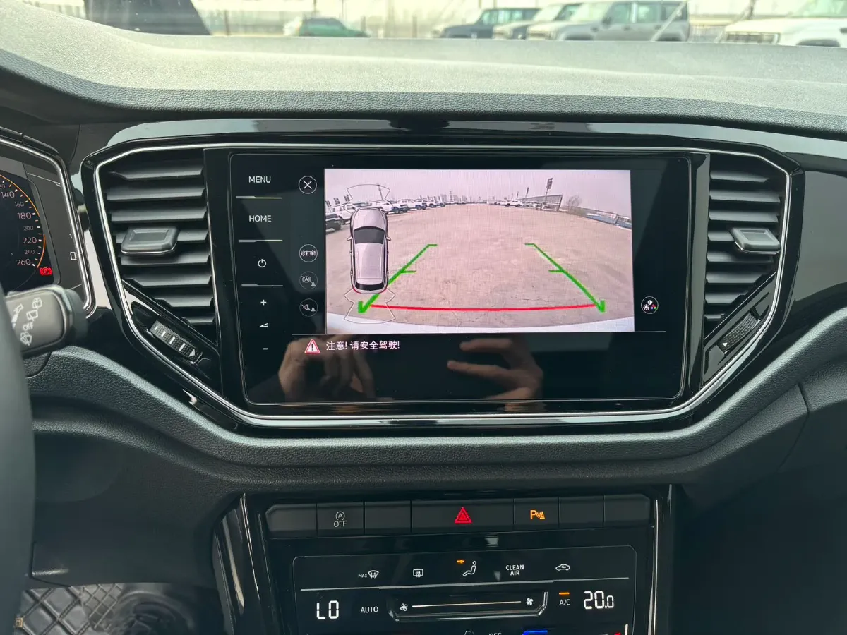 2021 Volkswagen T-Roc 1.4T 150HP L4 7DCT,autocango,china used car exporter,china ev exporter,chinese used car exporter,chinese used ev exporter