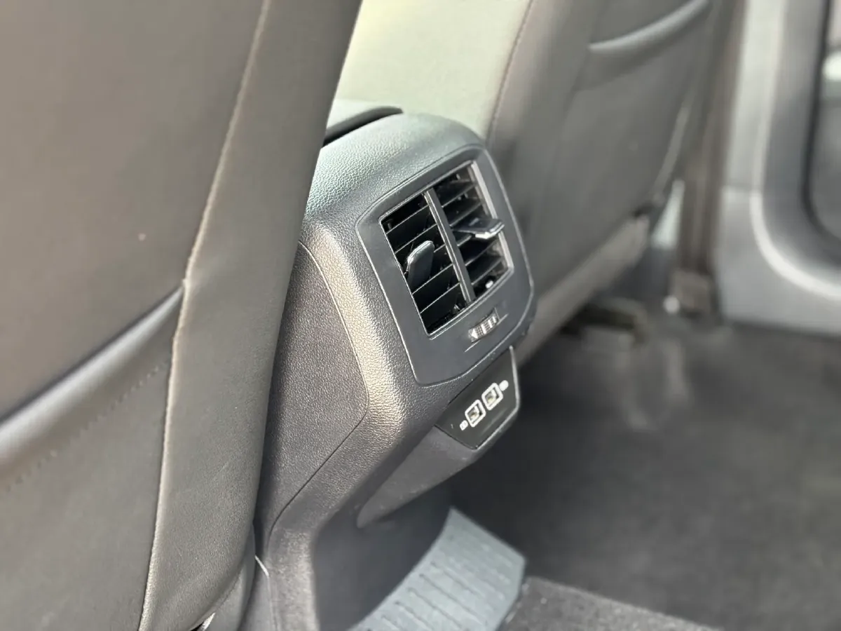 2021 Volkswagen T-Roc 1.4T 150HP L4 7DCT,autocango,china used car exporter,china ev exporter,chinese used car exporter,chinese used ev exporter